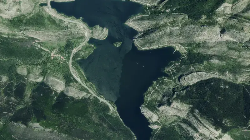 Satellite view of Barrios de Luna reservoir, León, Castile and León, Spain