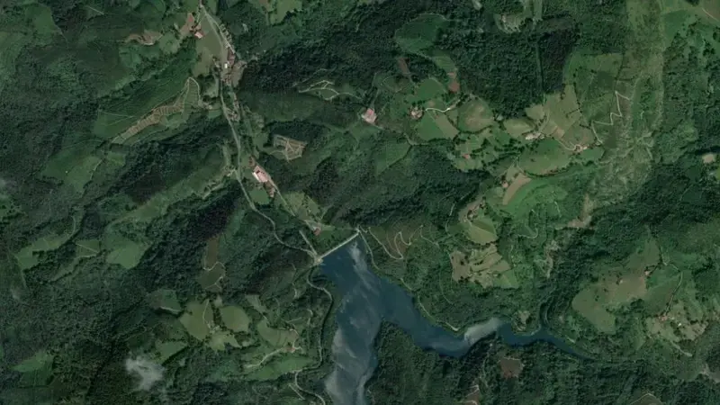 Satellite view of Ibai-Eder reservoir, Cuencas Internas del País Vasco, Spain