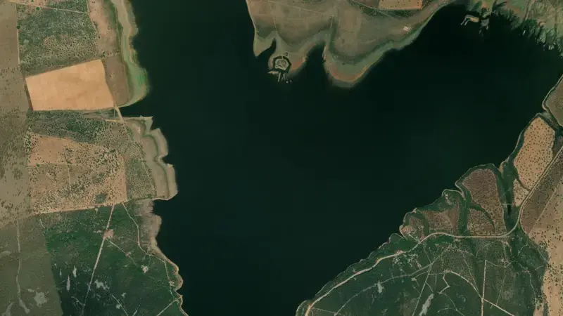 Satellite view of Torre de Abrahán reservoir, Guadiana, Spain