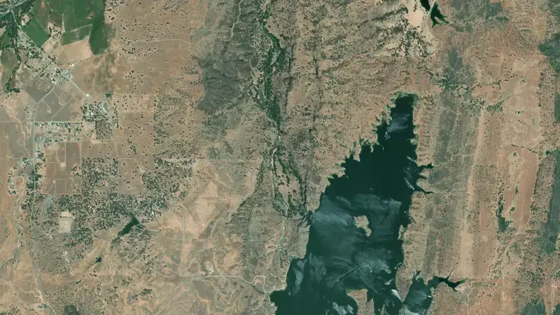 Satellite view of EAST PARK RESERVOIR reservoir, California, United States