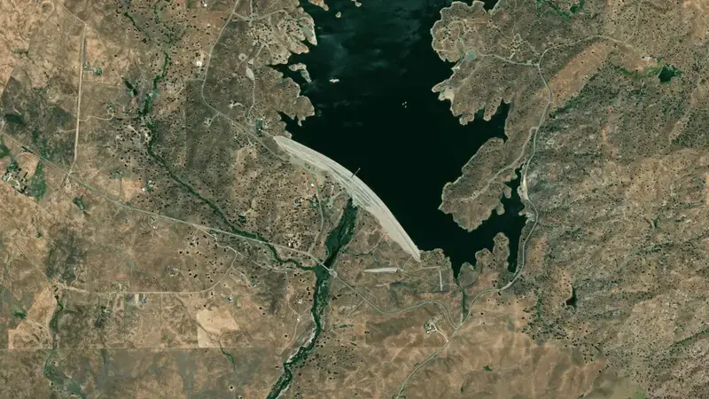 Satellite view of HIDDEN DAM (HENSLEY) reservoir, California, United States