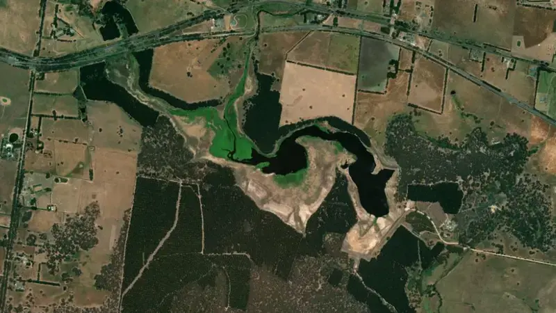 Satellite view of Bostock Reservoir reservoir, Victoria, Australia