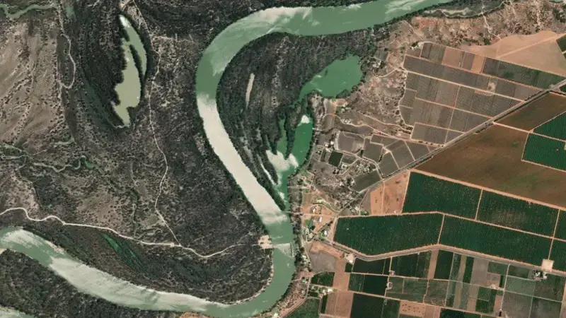 Satellite view of Lock 4 - Bookpurnong reservoir, South Australia, Australia