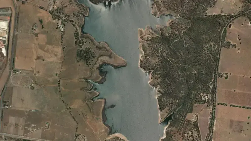 Satellite view of Merrimu Reservoir reservoir, Victoria, Australia