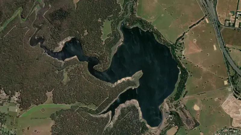 Satellite view of Rosslynne Reservoir reservoir, Victoria, Australia