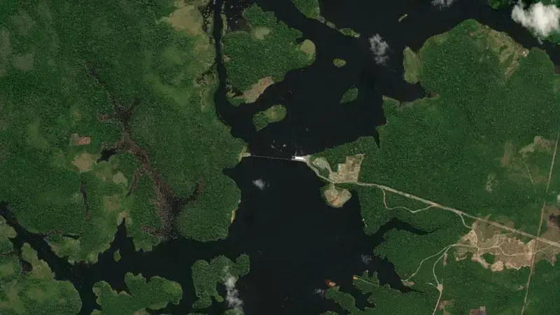 Satellite view of CACHOEIRA CALDEIRAO reservoir, Amapá, Brazil