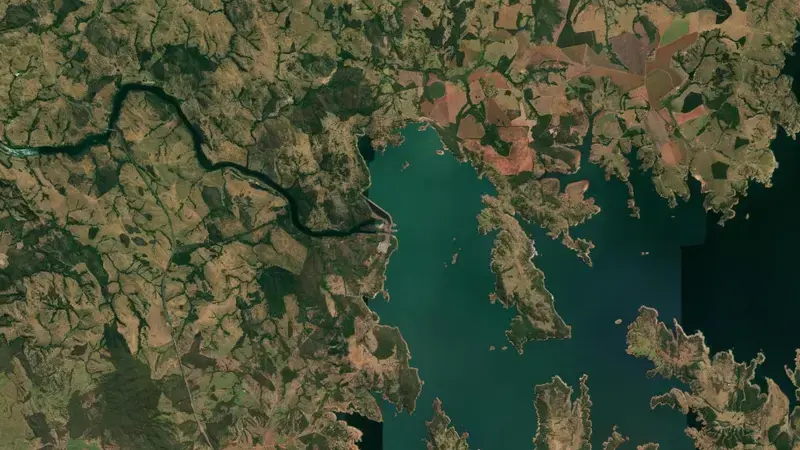 Satellite view of EMBORCAÇÃO reservoir, Minas Gerais, Brazil