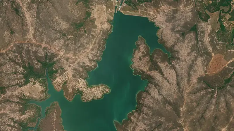 Satellite view of RETIRO BAIXO reservoir, Minas Gerais, Brazil