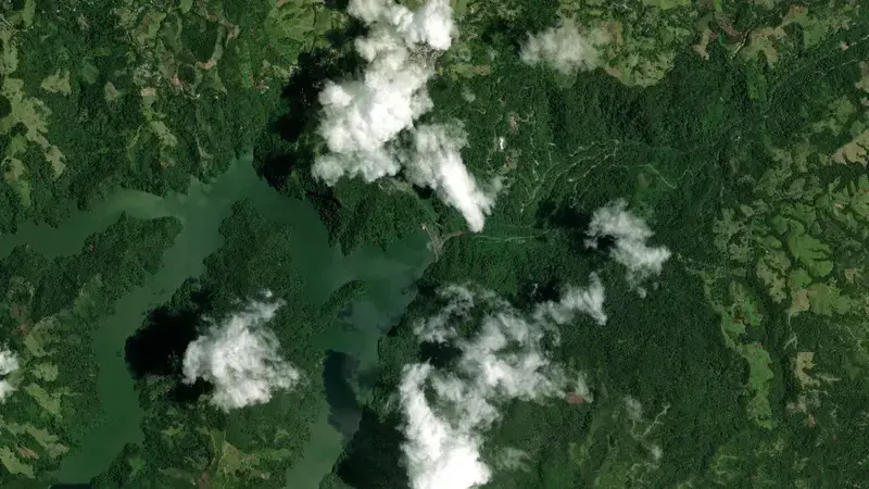 Satellite view of Amaní (Miel I) reservoir, Caldas, Colombia