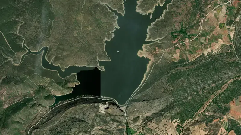 Satellite view of Alcorlo reservoir, Guadalajara, Castile-La Mancha, Spain