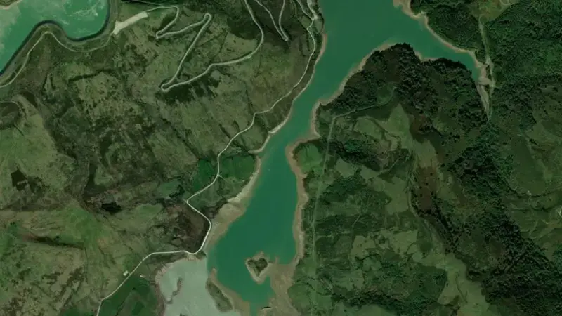 Satellite view of Alsa - Mediajo reservoir, Cantábrico Occidental, Spain