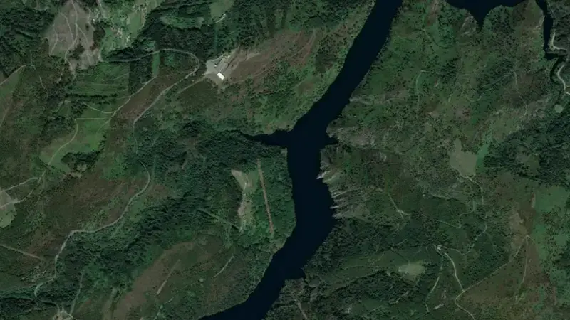 Satellite view of Arbón reservoir, Asturias, Spain