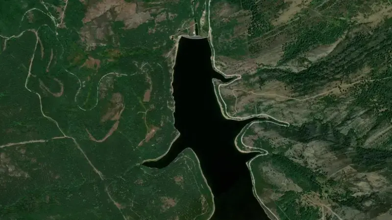 Satellite view of Arlanzón reservoir, Burgos, Castile and León, Spain