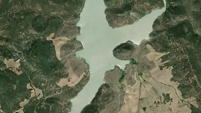 Satellite view of El Atance reservoir, Guadalajara, Castile-La Mancha, Spain
