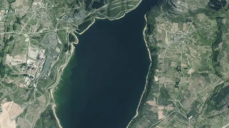 Satellite view of Bárcena reservoir, León, Castile and León, Spain