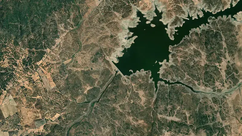 Satellite view of Burdalo reservoir, Cáceres, Extremadura, Spain