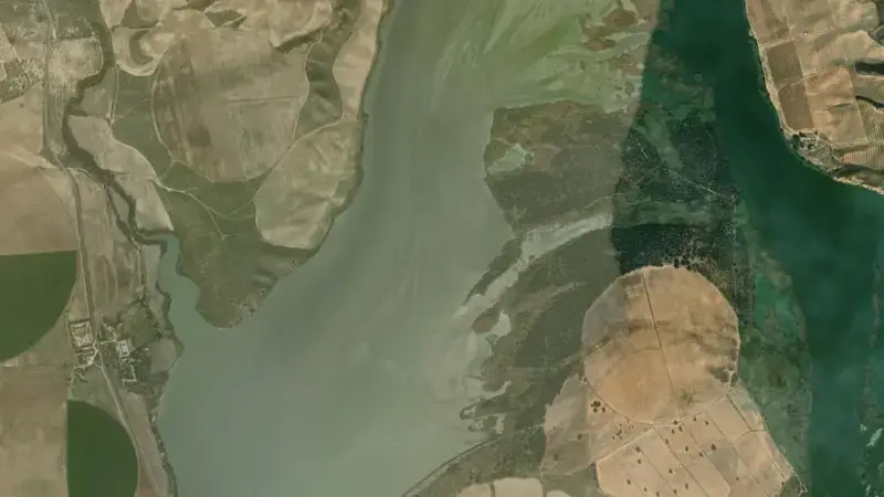 Satellite view of Castrejón reservoir, Toledo, Castile-La Mancha, Spain