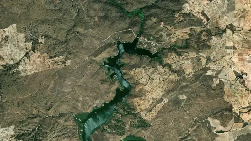 Satellite view of El Castro reservoir, Toledo, Castile-La Mancha, Spain