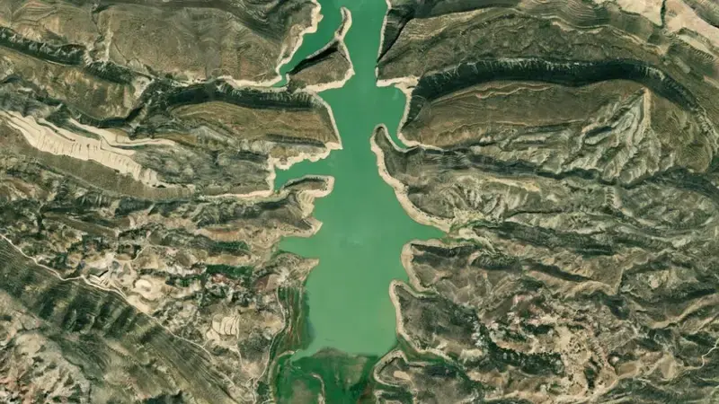 Satellite view of Cueva Foradada reservoir, Teruel, Aragon, Spain
