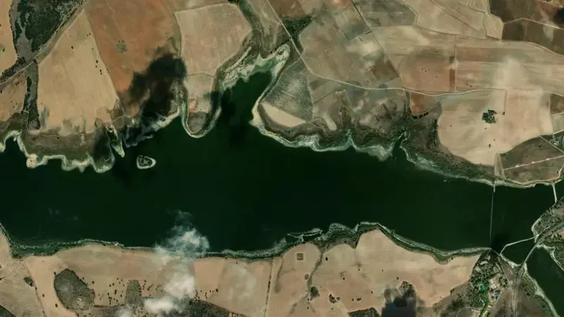 Satellite view of El vicario reservoir, Ciudad Real, Castile-La Mancha, Spain