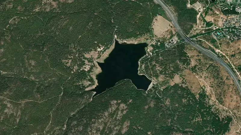 Satellite view of La Jarosa reservoir, Community of Madrid, Spain