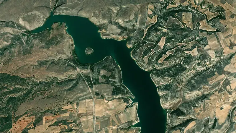 Satellite view of Linares del Arroyo reservoir, Segovia, Castile and León, Spain