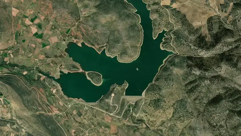 Satellite view of Maidevera reservoir, Zaragoza, Aragon, Spain