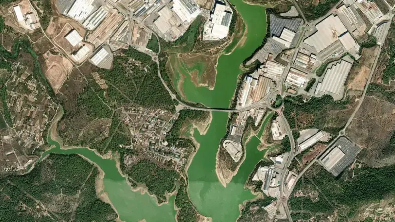 Satellite view of María Cristina reservoir, Castelló / Castellón, Valencian Community, Spain