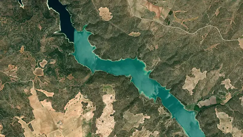 Satellite view of Peñarroya reservoir, Ciudad Real, Castile-La Mancha, Spain
