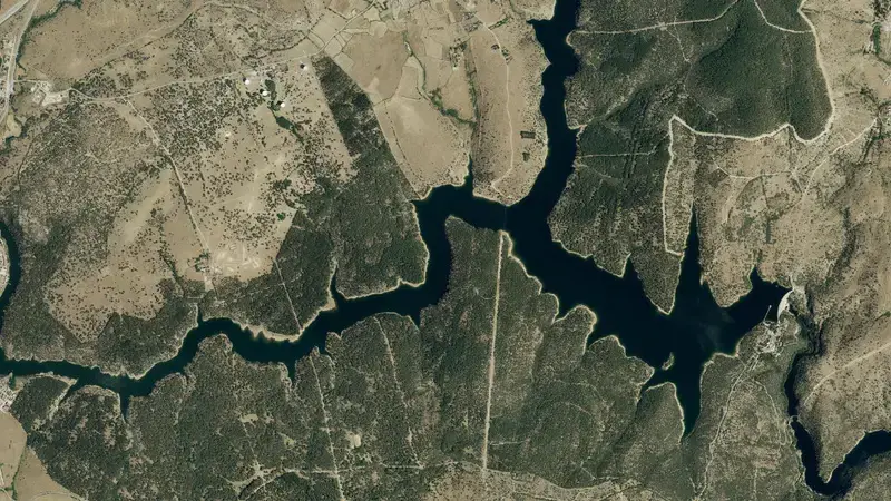 Satellite view of Puentes Viejas reservoir, Community of Madrid, Spain