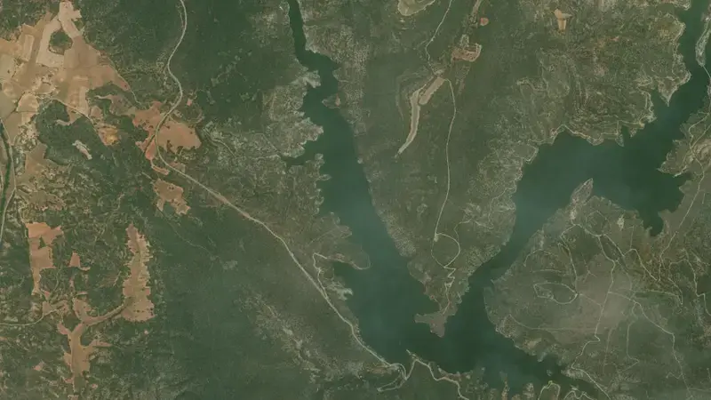 Satellite view of La Tajera reservoir, Guadalajara, Castile-La Mancha, Spain