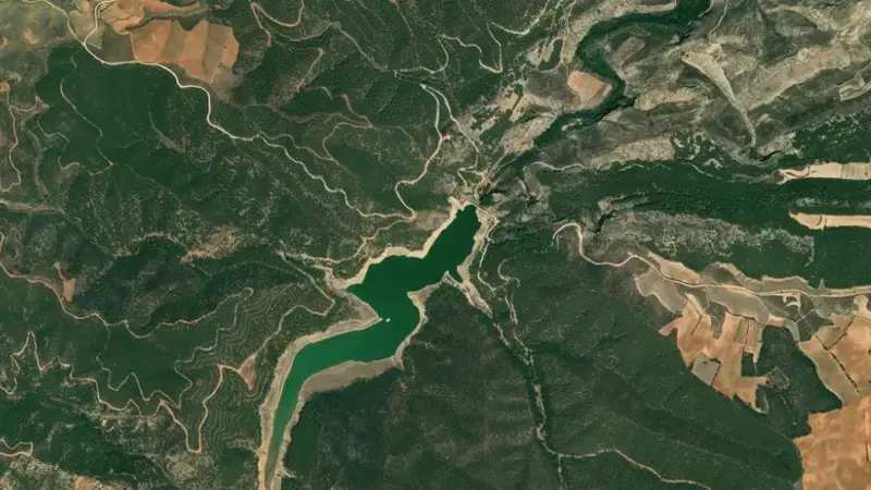 Satellite view of Las Torcas reservoir, Zaragoza, Aragon, Spain