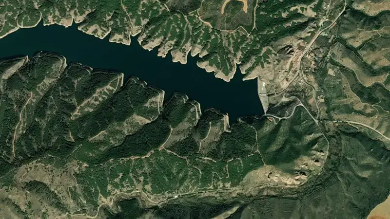 Satellite view of El Val reservoir, Zaragoza, Aragon, Spain