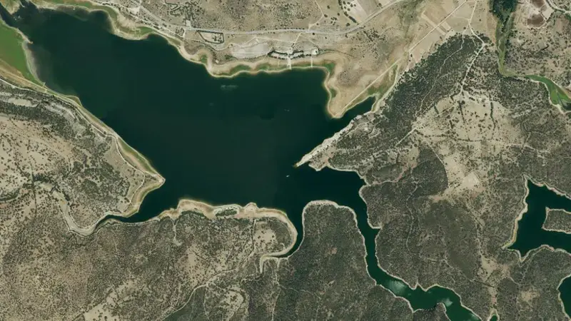 Satellite view of Vellón,El-(Pedrezuela) reservoir, Tajo, Spain