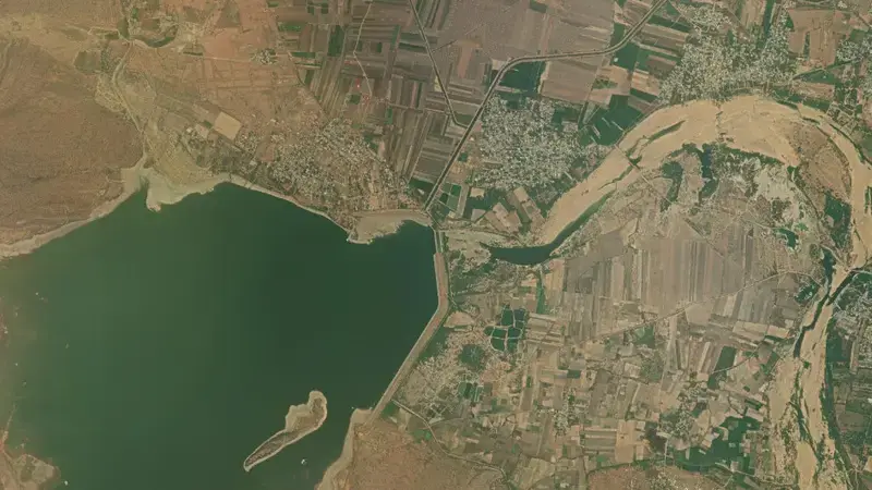 Satellite view of Mylavaram(Pennar) Reservoir reservoir, Andhra Pradesh, India