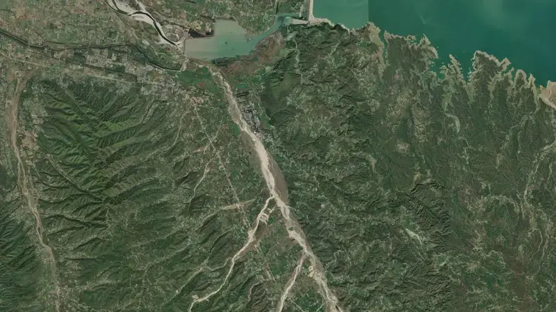 Satellite view of Pong Dam / Maharana Pratap Sagar reservoir, Himachal Pradesh, India