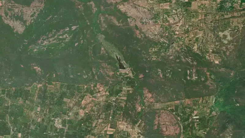 Satellite view of Rajathoppukanar reservoir, Tamil Nadu, India