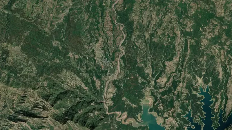 Satellite view of Ranjit Sagar Dam / Thein Reservoir reservoir, Punjab, India