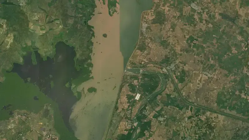 Satellite view of Thotapalli Regulator / Barrage reservoir, Andhra Pradesh, India