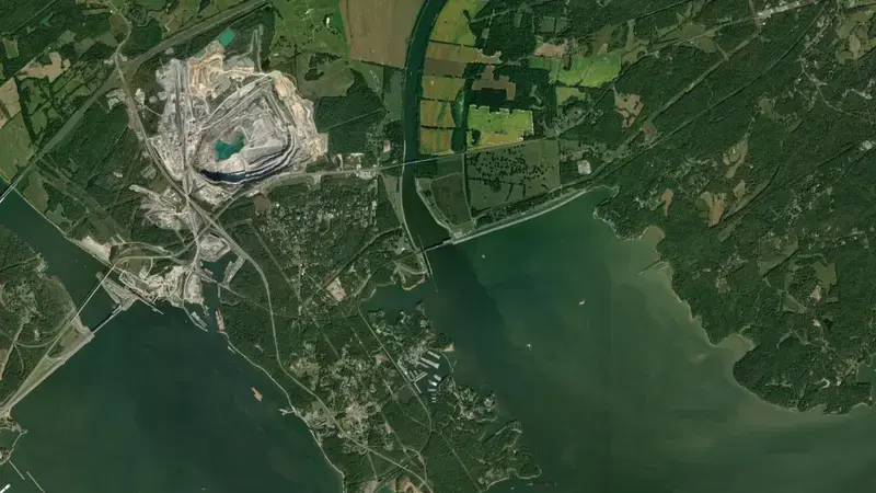 Satellite view of Barkley Lock and Dam reservoir, Kentucky, United States