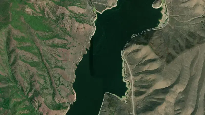 Satellite view of Deer Creek Reservoir Dam and Powerplant reservoir, Utah, United States