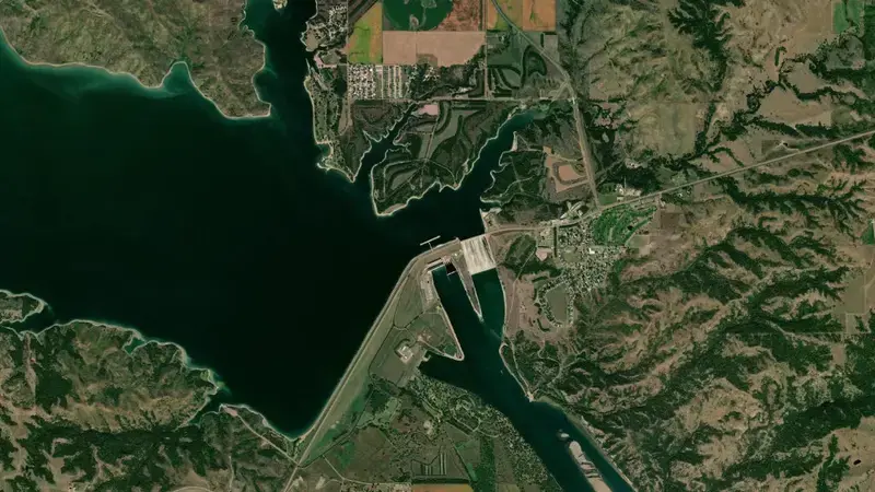 Satellite view of Fort Randall Dam & Reservoir reservoir, South Dakota, United States
