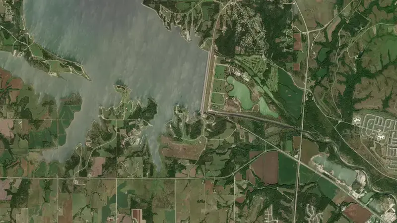 Satellite view of MILFORD LAKE NR JUNCTION CITY, KS reservoir, Kansas, United States