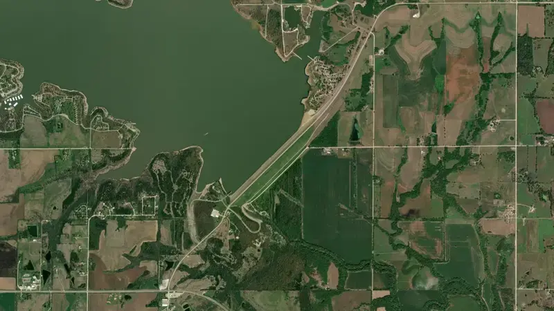 Satellite view of Pomona Dam & Reservoir reservoir, Kansas, United States