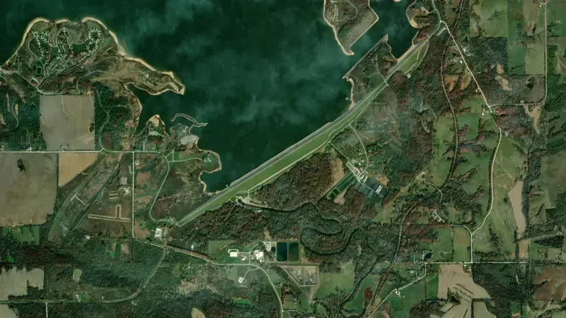 Satellite view of Rathbun Dam & Reservoir reservoir, Iowa, United States
