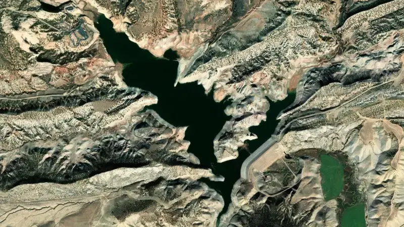 Satellite view of Red Fleet Reservoir and Dam reservoir, Utah, United States