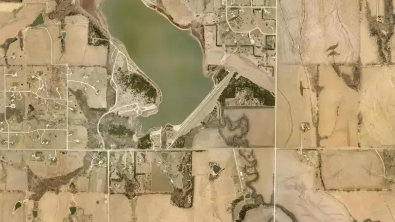 Satellite view of Salt Creek Dam 4 reservoir, Nebraska, United States