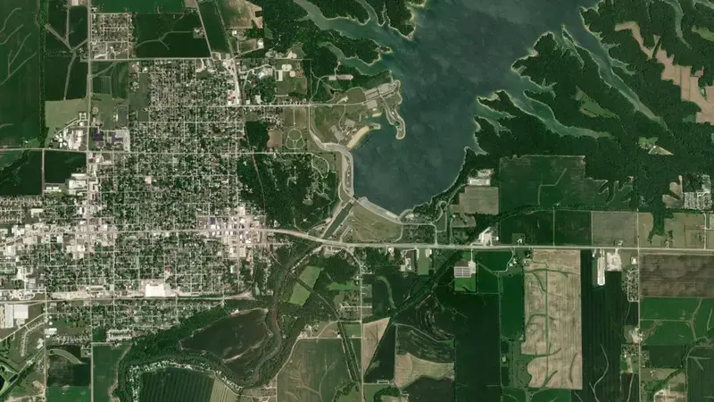 Satellite view of Shelbyville Pool reservoir, Illinois, United States