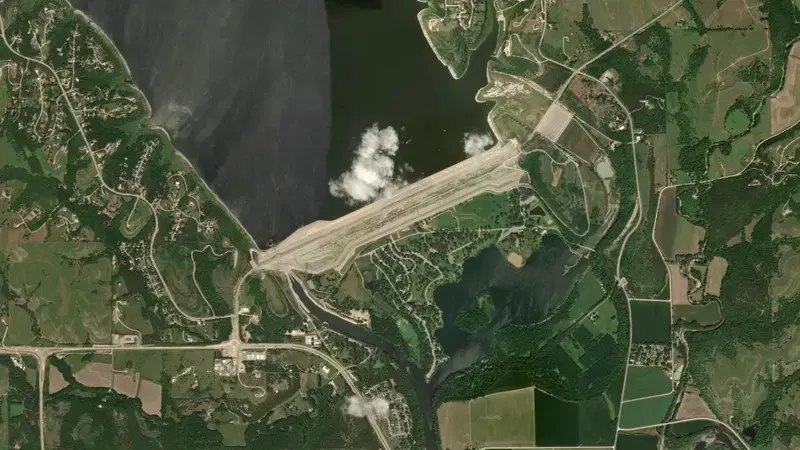 Satellite view of Tuttle Creek Dam & Reservoir reservoir, Kansas, United States