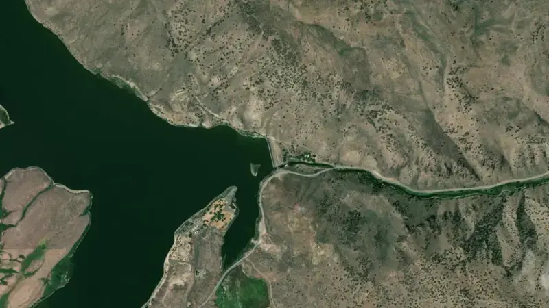 Satellite view of Unity Reservoir and Dam reservoir, Oregon, United States